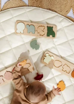 Coco Village Silicone Puzzle on Wooden Plate - Savana